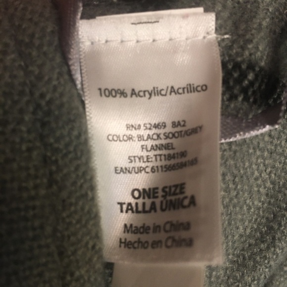 Gray plaid blanket wrap - Picture 8 of 9